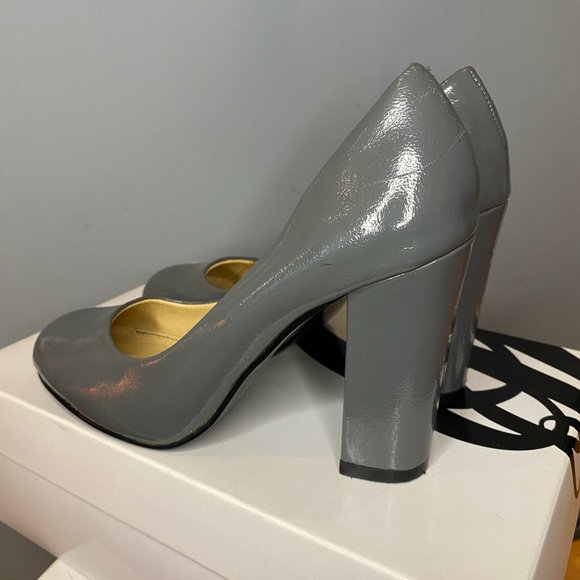 Chinese Laundry - 3.5” block heel - “Devote” - size 5.5 - grey - good condition - Picture 7 of 9